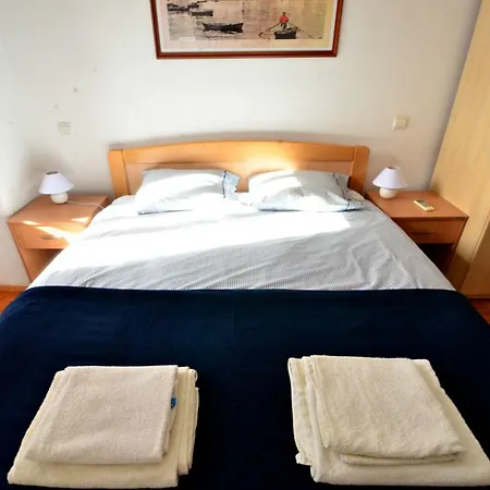 Flora - Family With Terrace In Centre Of * Rovinj