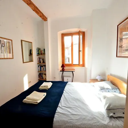 Flora - Family With Terrace In Centre Of Rovinj