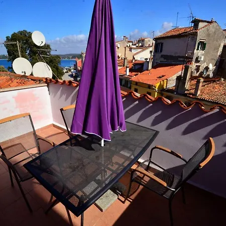 Flora - Family With Terrace In Centre Of Apartment *